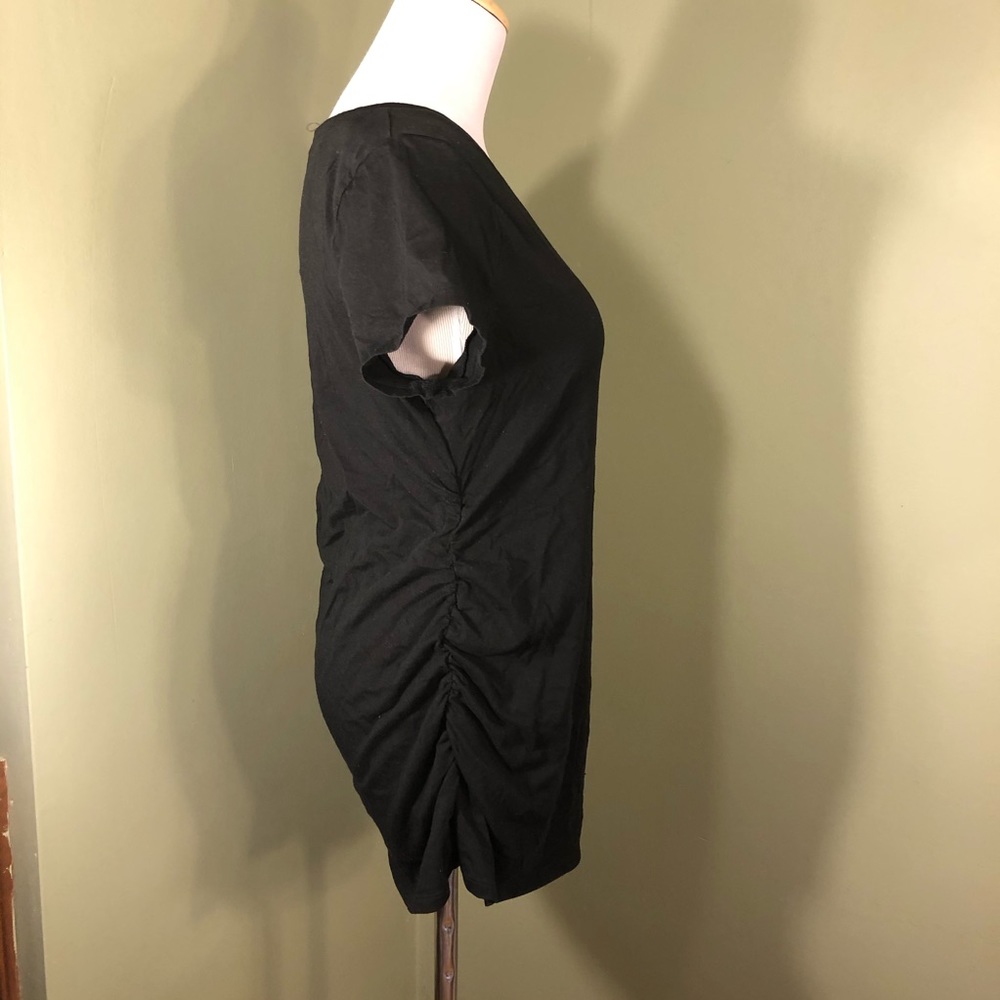 M Liz Lange Maternity for Target tee-shirt. Black. - Picture 4 of 8